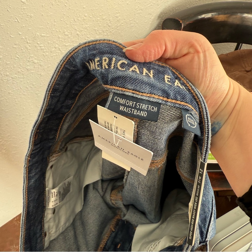 American Eagle Outfitters Super High-Rise Cuffed Baggy Jeans - Picture 7 of 9